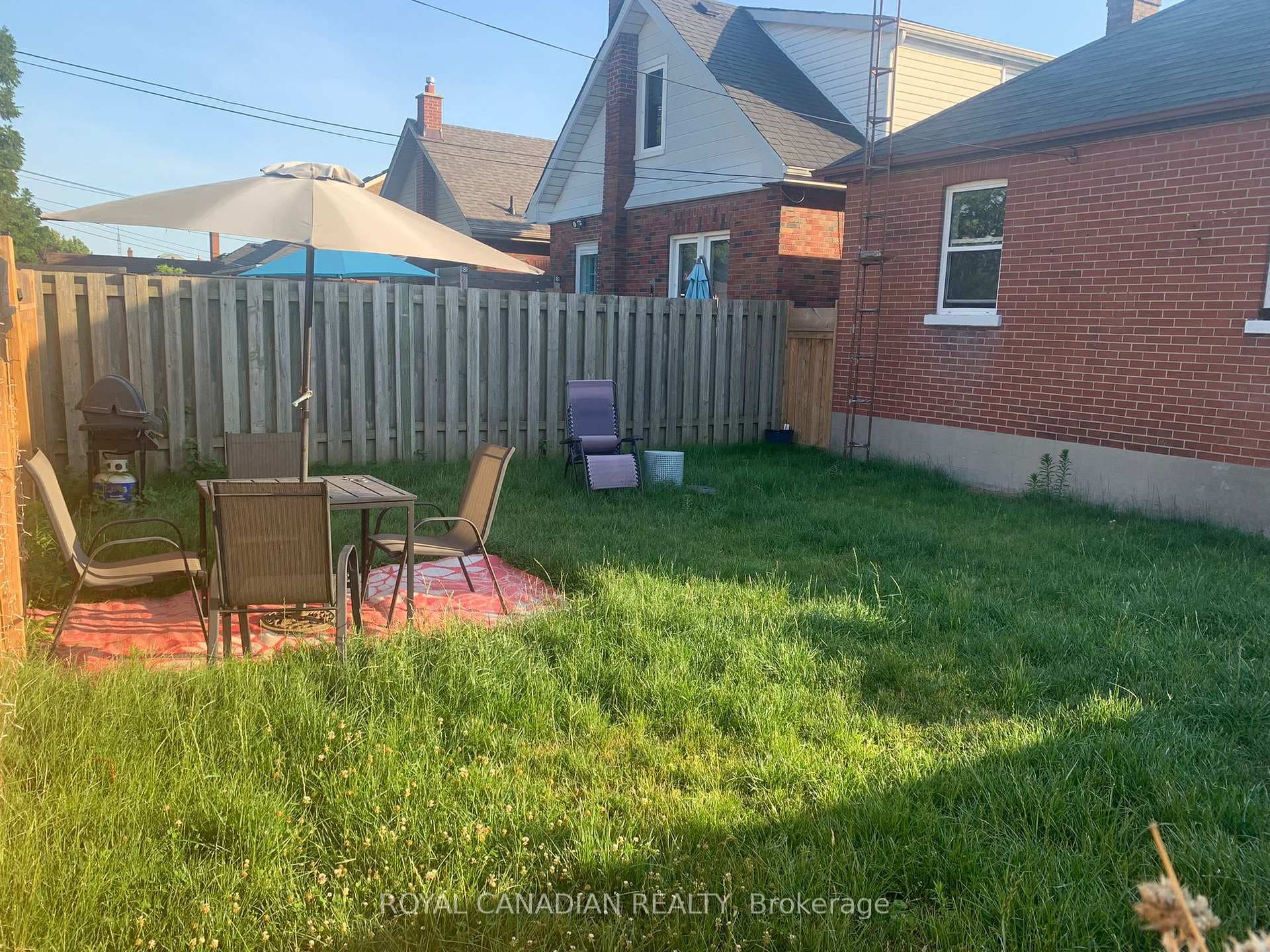 121 Patricia Avenue photo 11