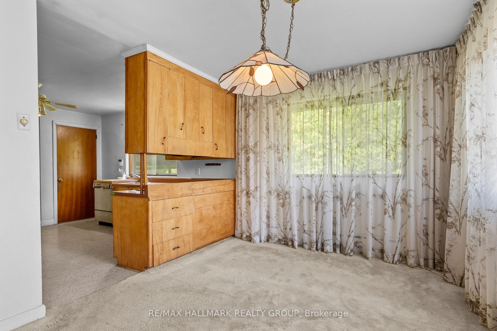 492 Vernon Avenue photo 5