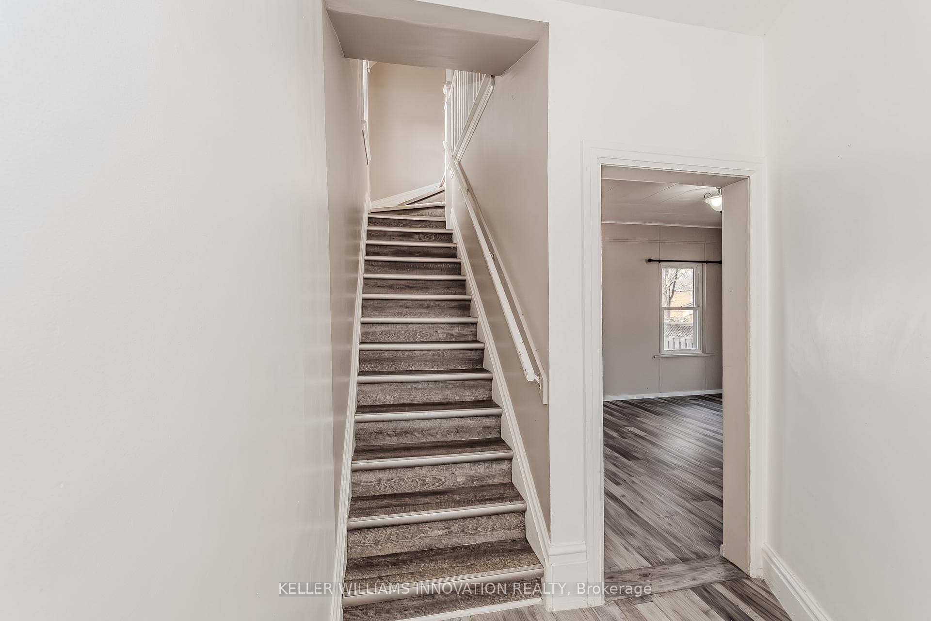 229 VICTORIA Road photo 18