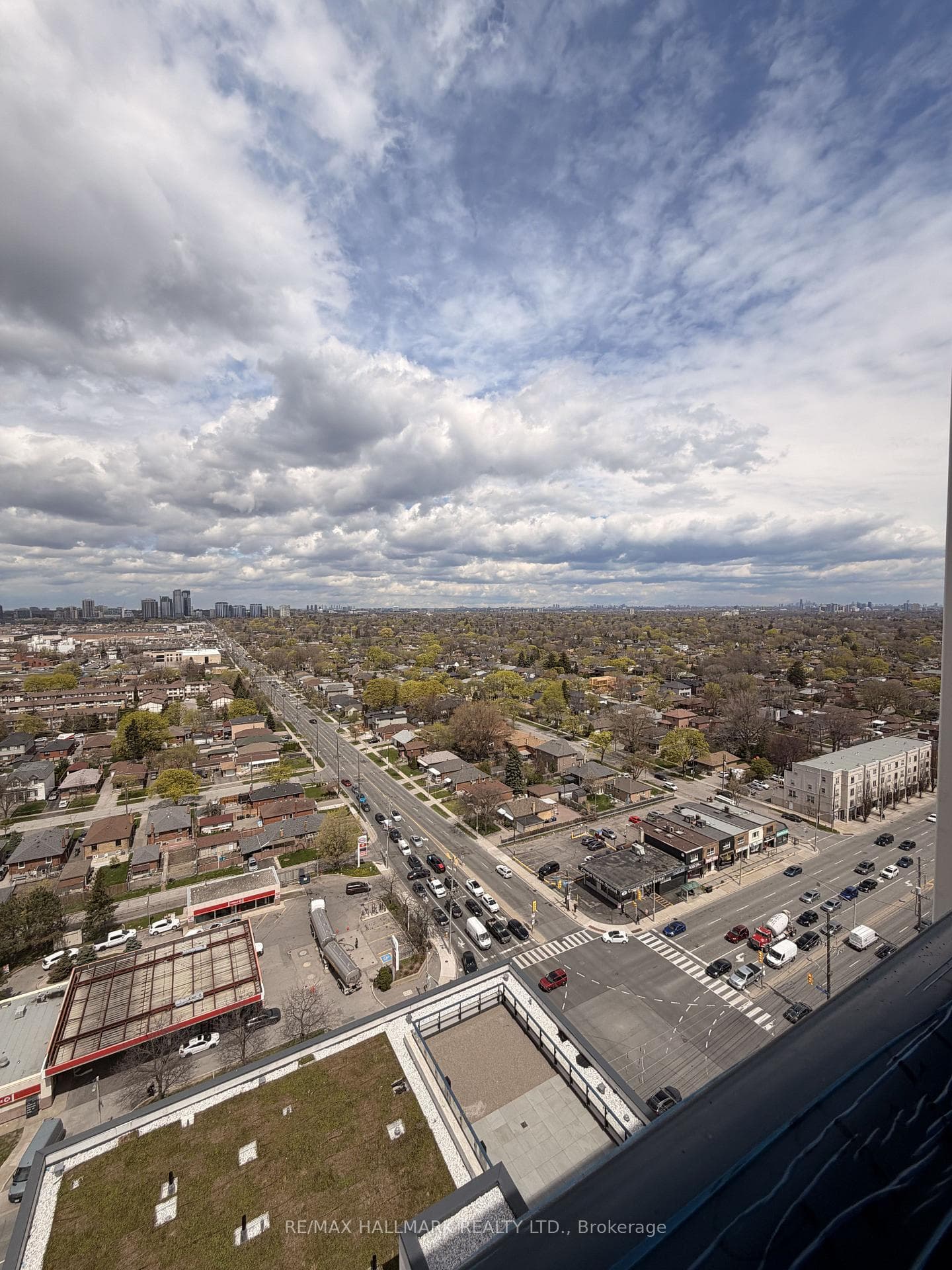 1007 The Queensway Avenue Unit 1710 photo 3