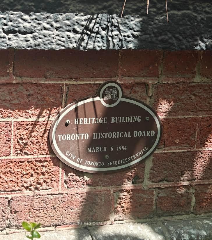 130 Shuter Street photo 2