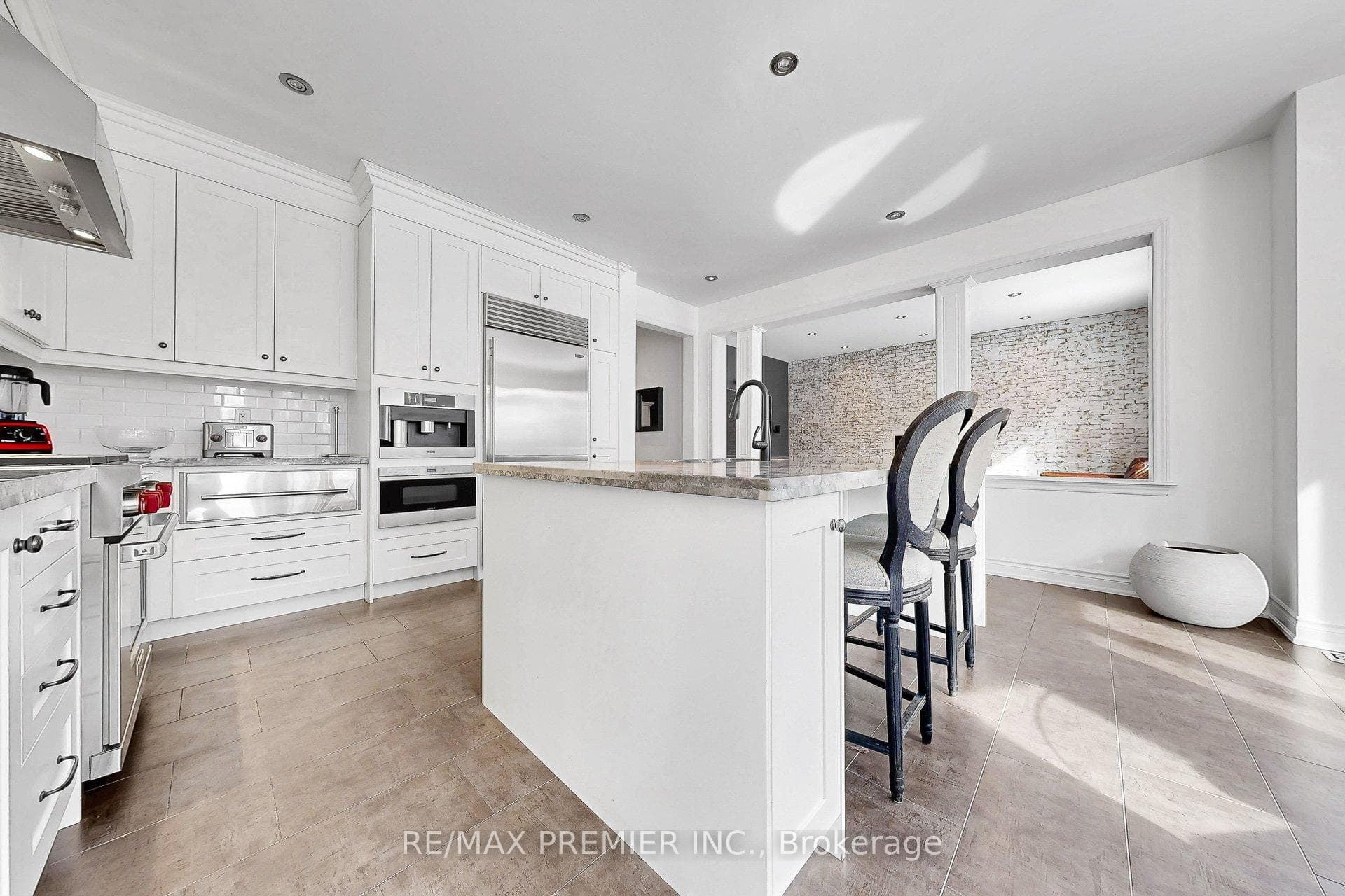 176 Headwind Boulevard photo 12