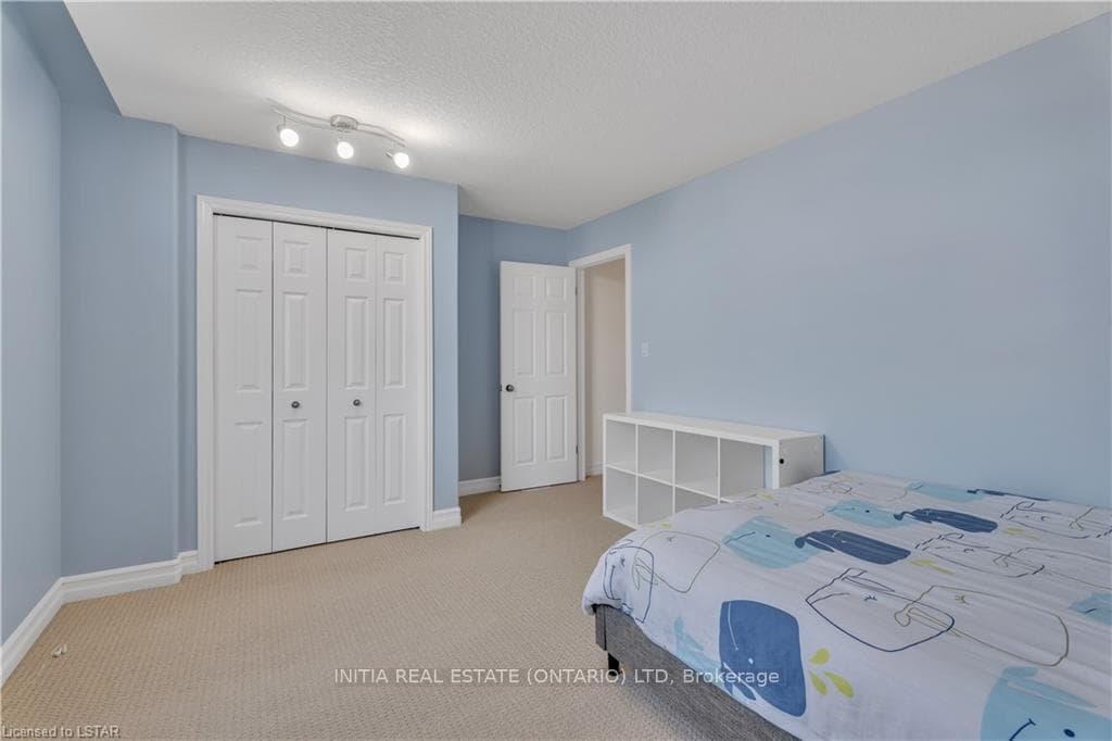 1833 DEVOS Drive photo 17