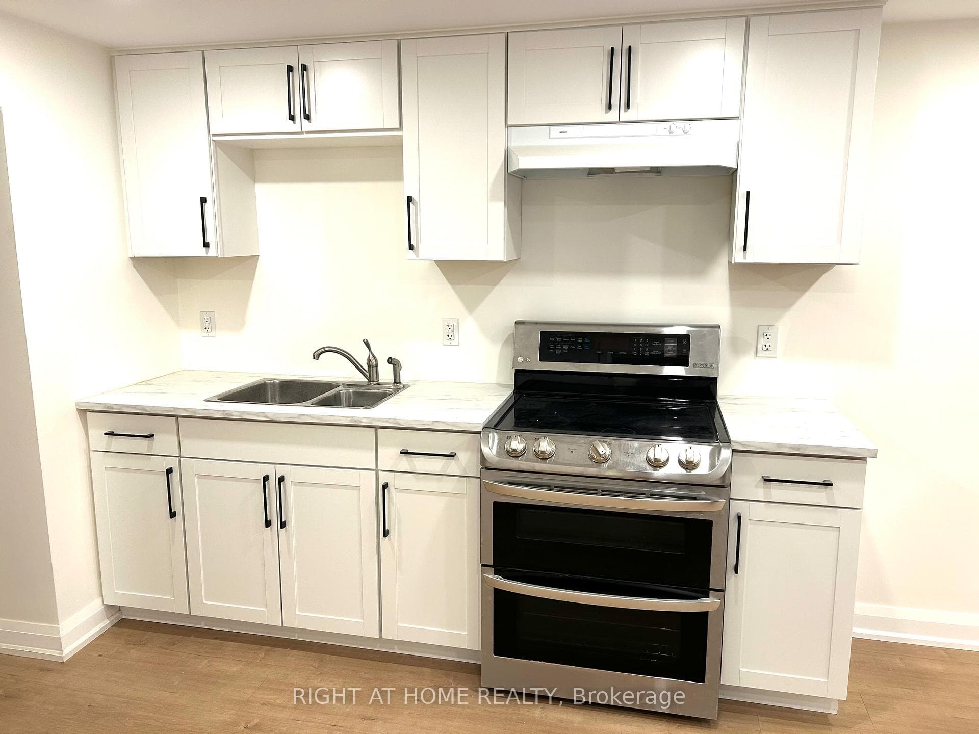 2126 Varency Drive photo 4