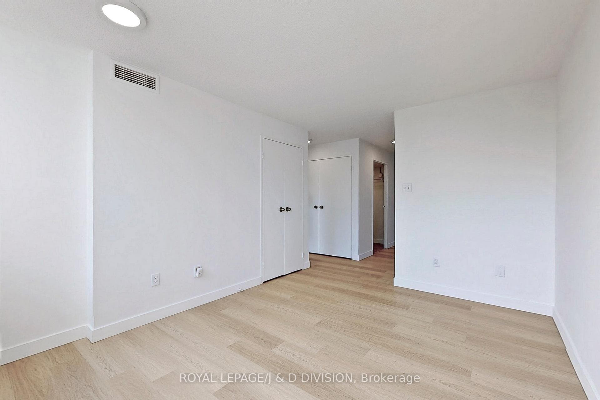 3650 Kaneff Crescent Unit 1503 photo 26