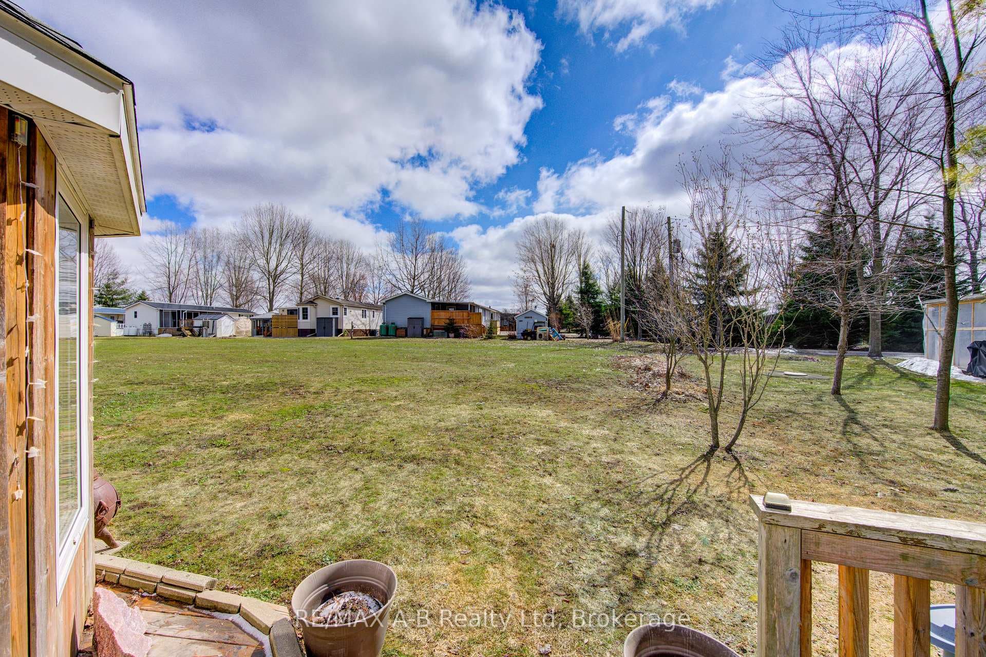 316489 31st Line Unit 933 photo 24