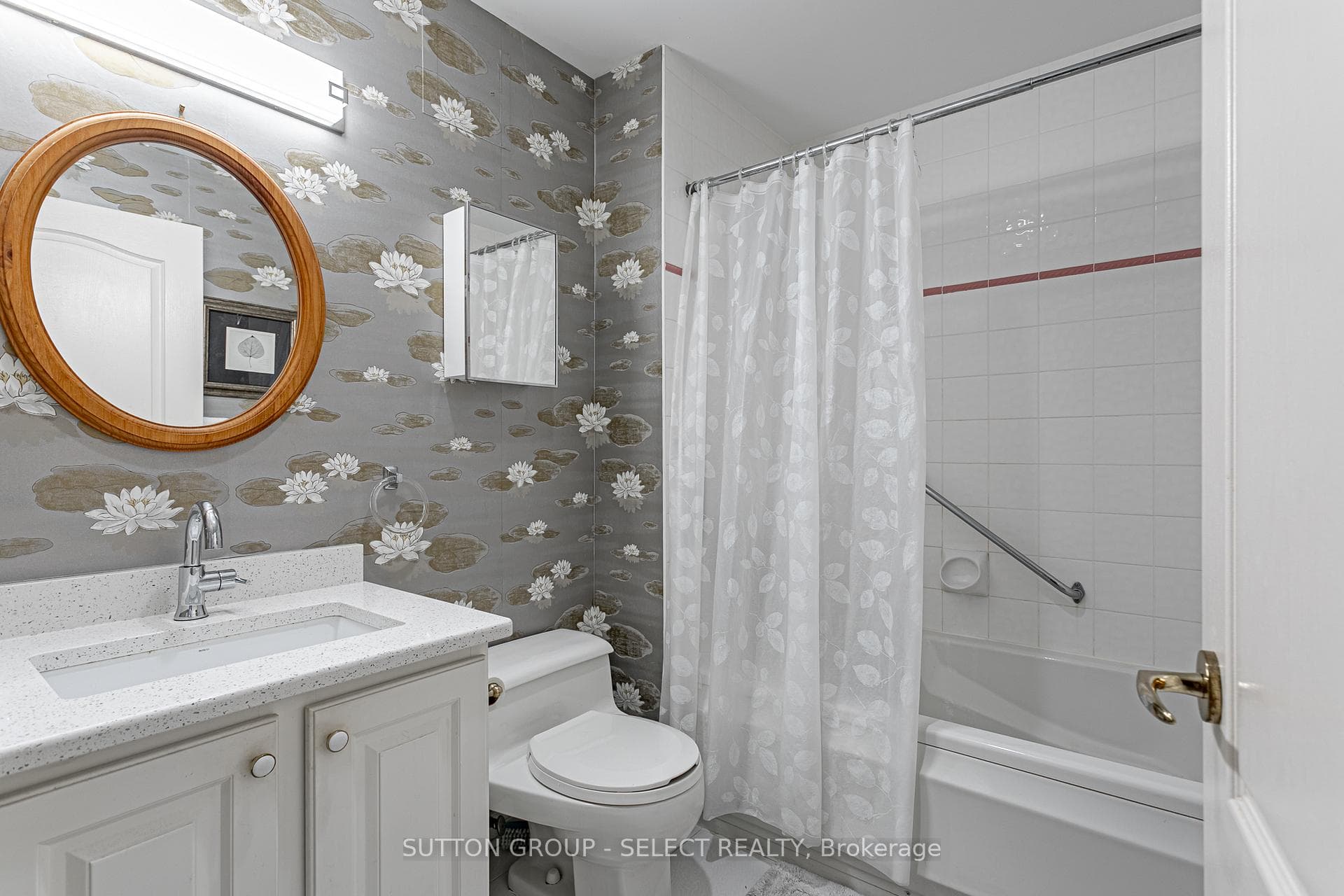 250 Sydenham Street Unit 215 photo 28