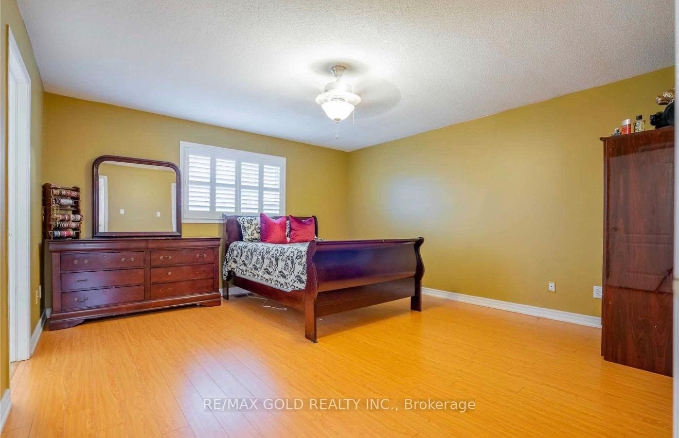 137 Cadillac Crescent photo 17