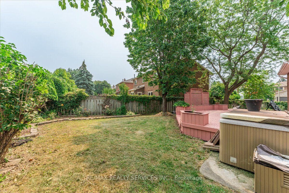 79 Burgby Avenue photo 39