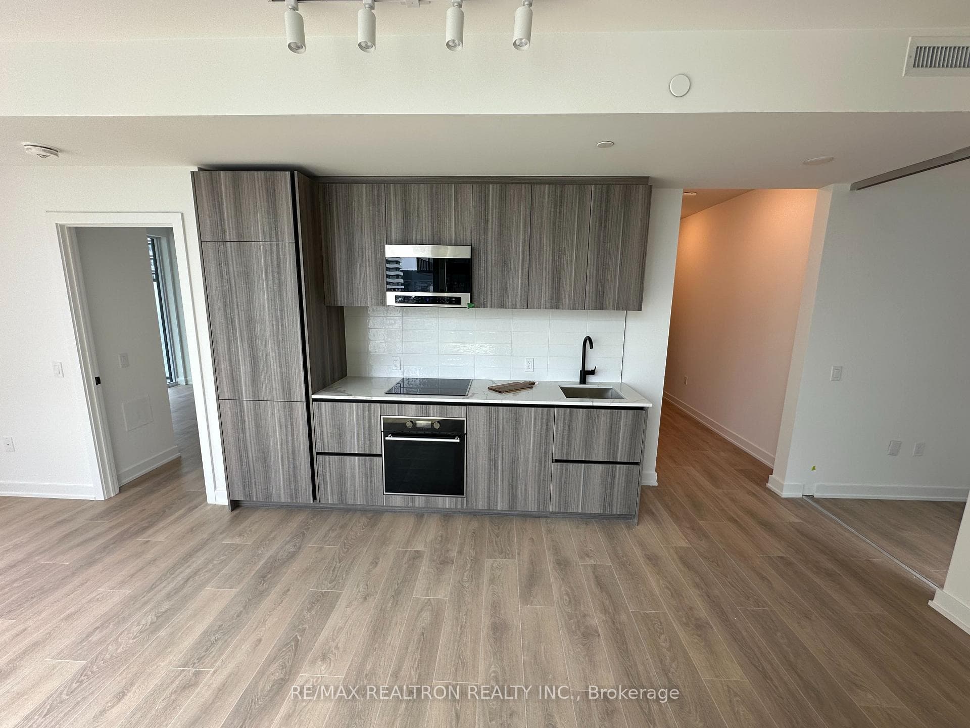 117 Broadway Avenue Unit 3202 photo 6