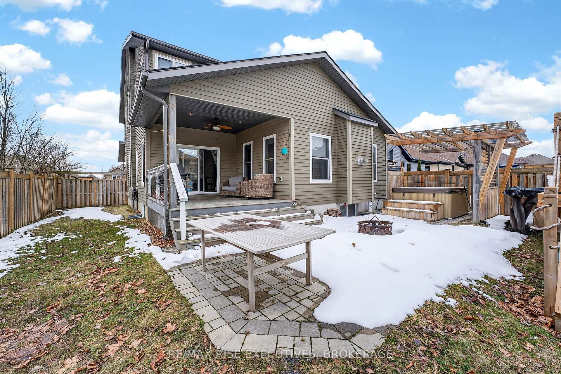 700 Stonehenge Street photo 43