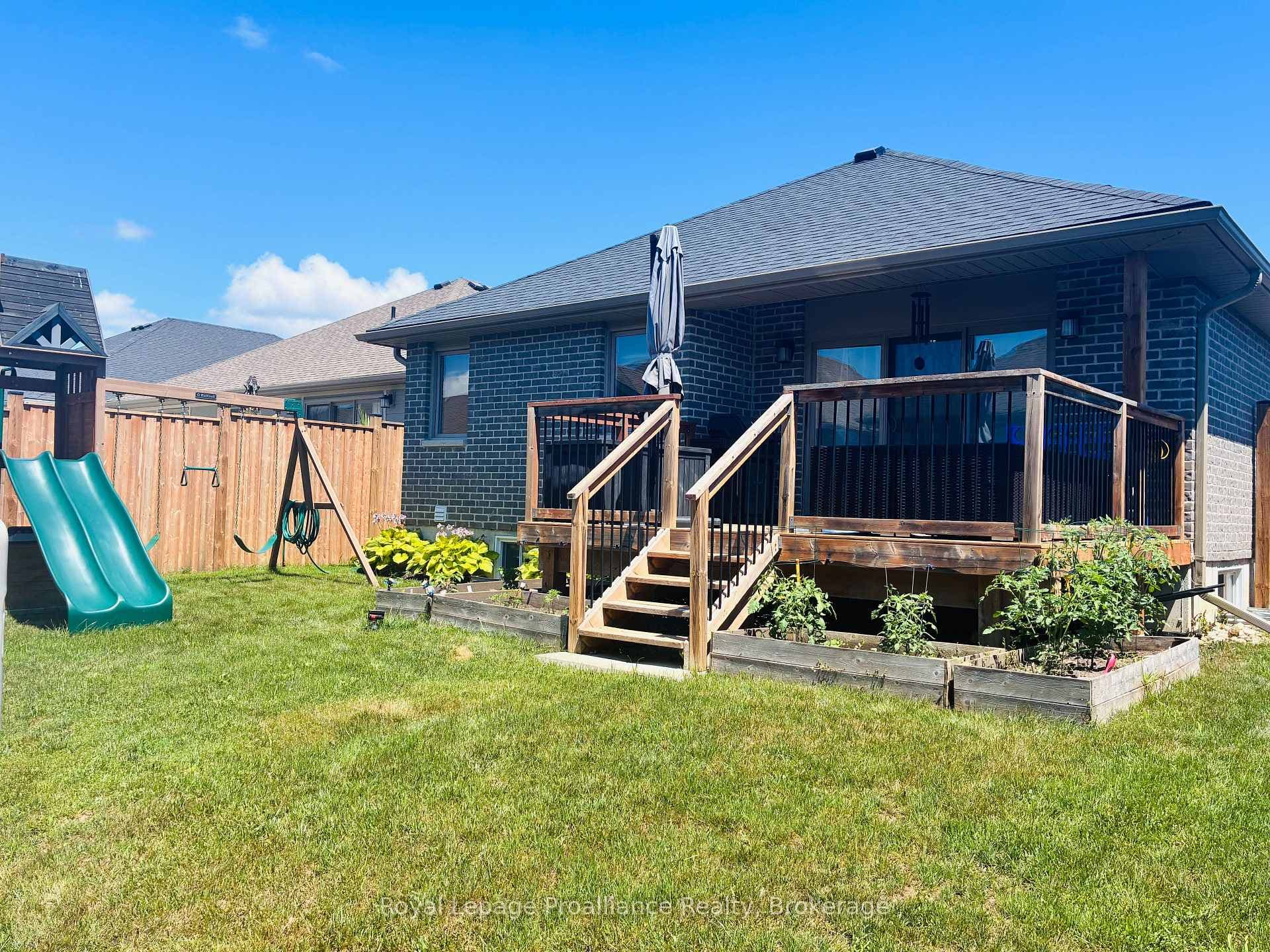 48 Mercedes Drive photo 38