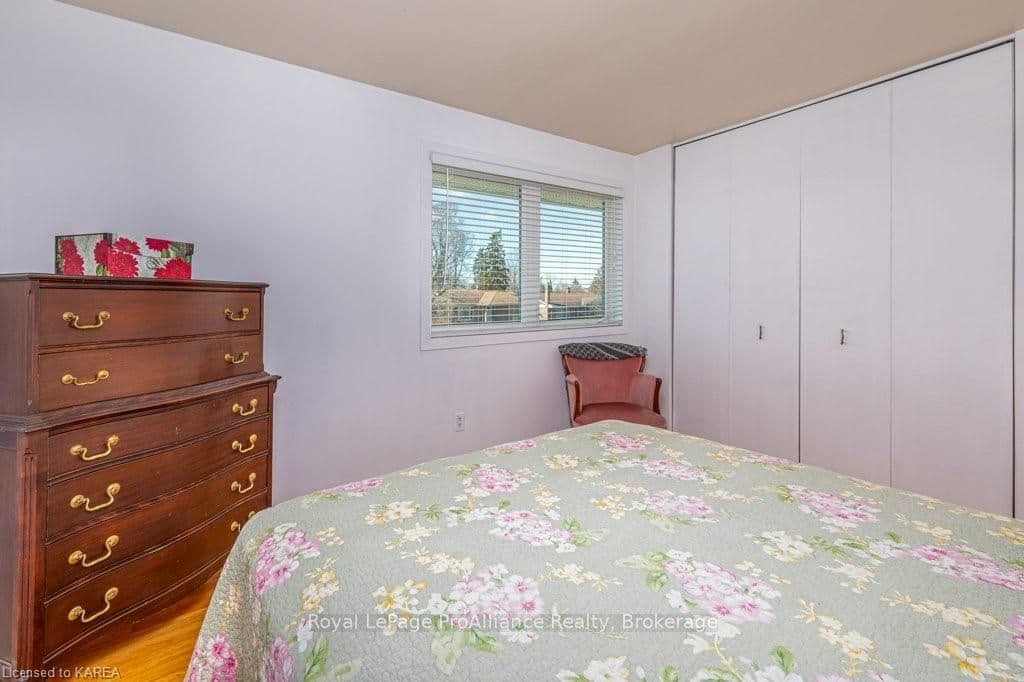 428 PARKVIEW Drive photo 15