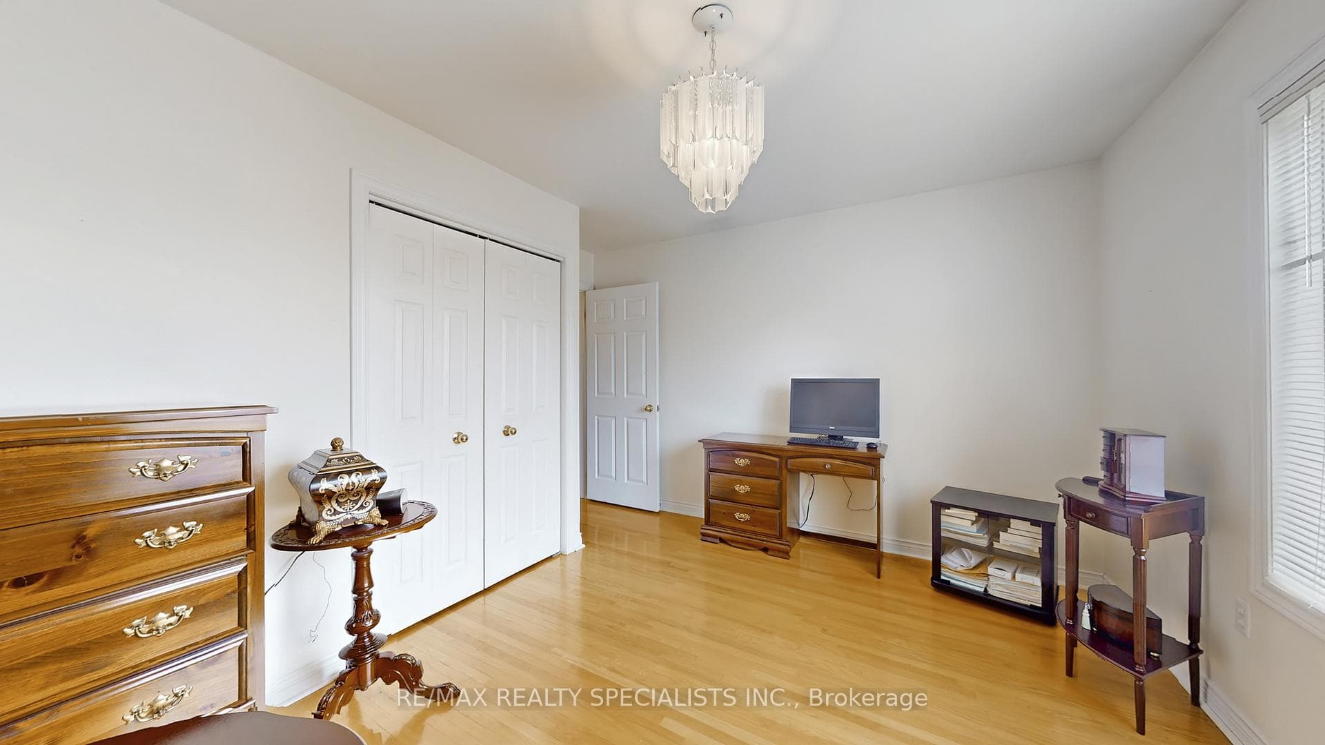 953 Dupont Street photo 20