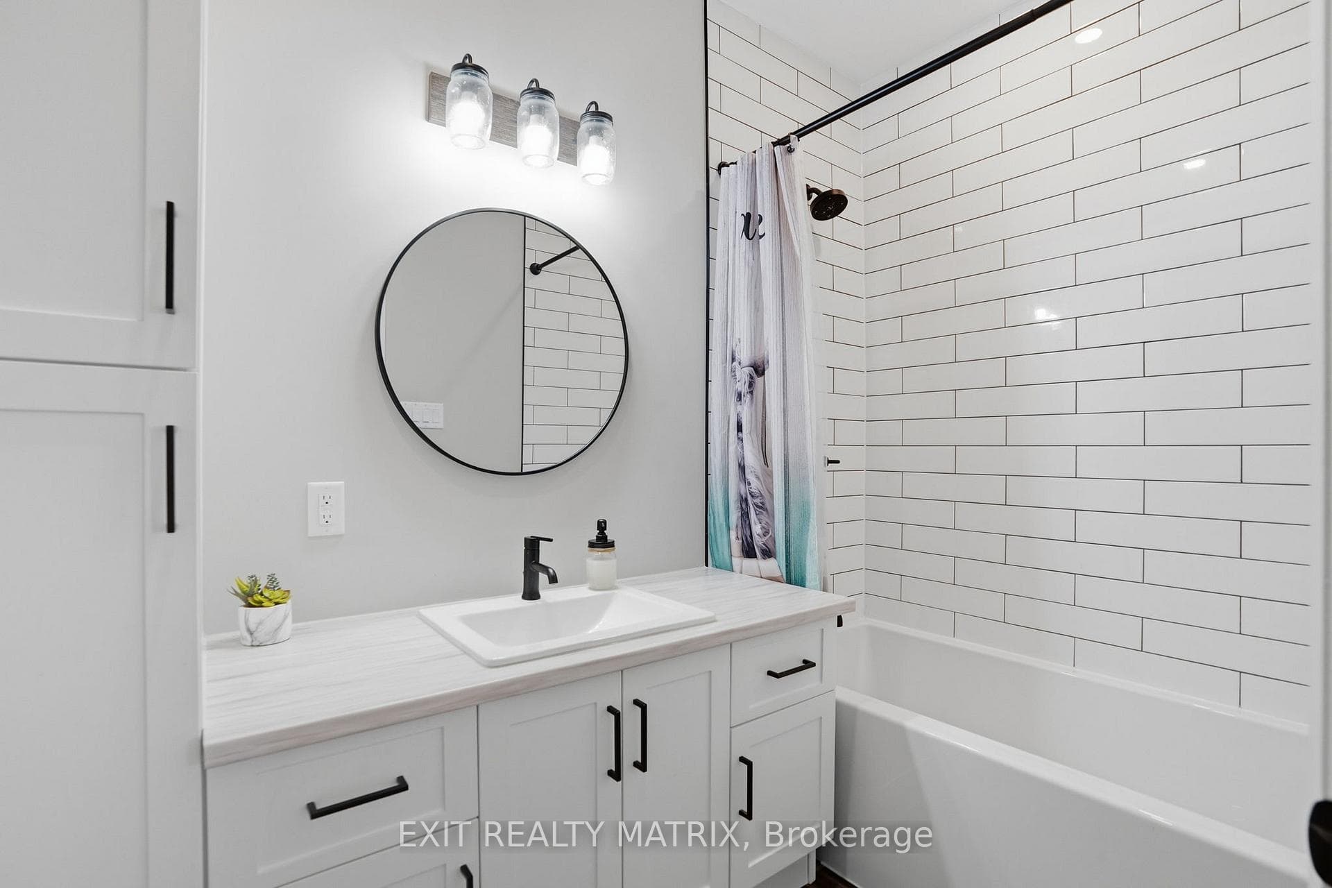 1584 Calypso Street photo 39