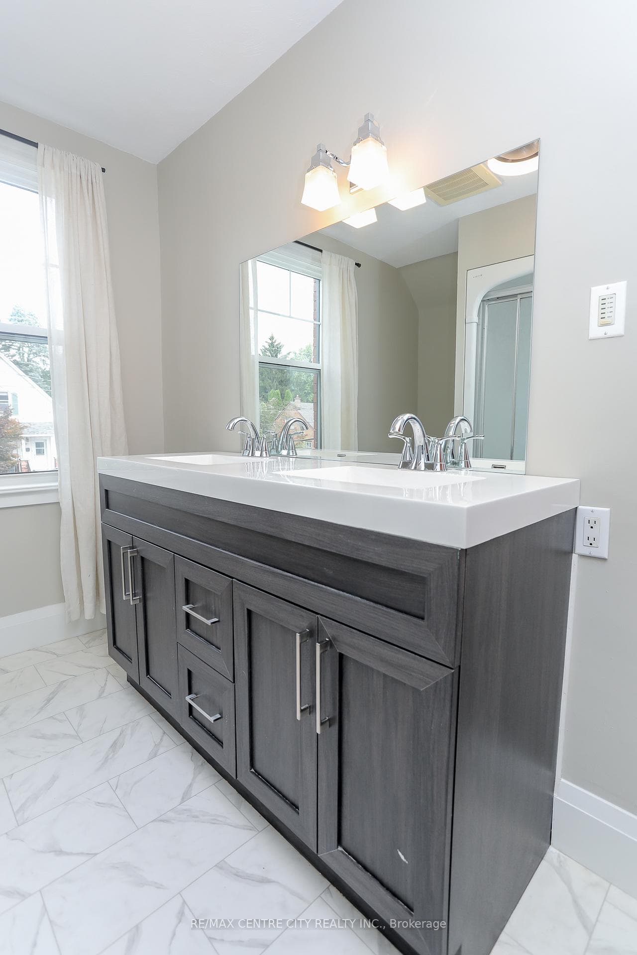 45 Hemlock Street photo 26