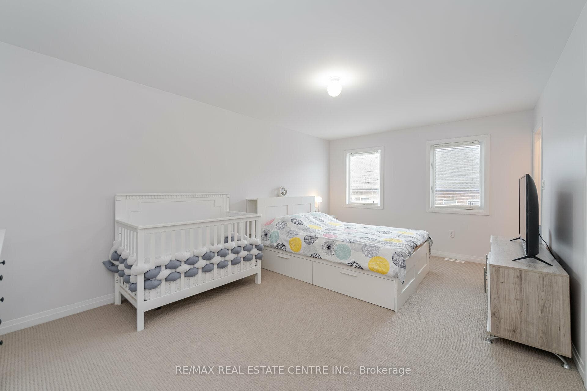 59 Henry Crescent photo 20