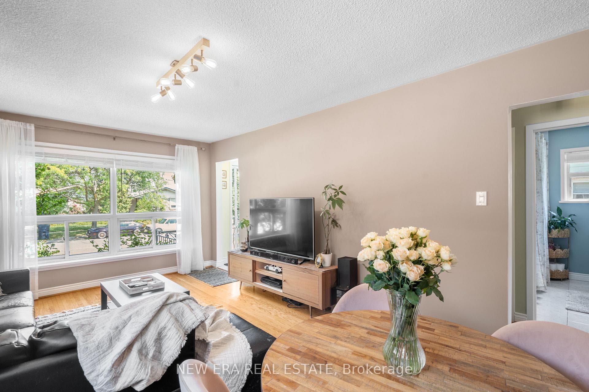 91 Hadrian Drive photo 12