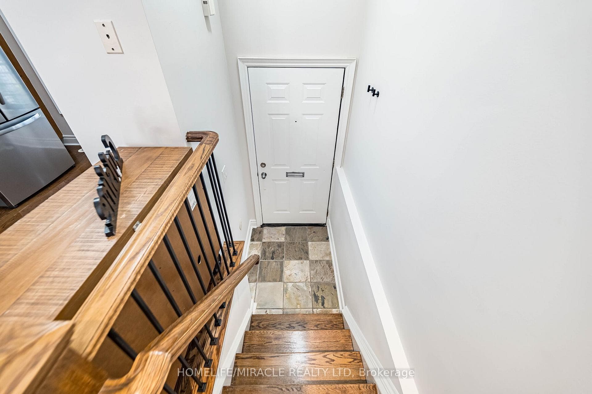 265 Van Dusen Boulevard Unit 1 photo 5