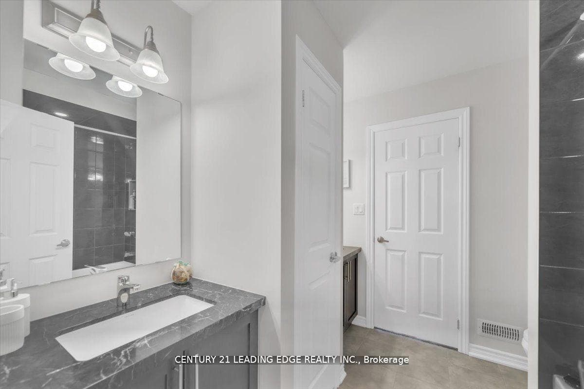 47 Crombie Street photo 41