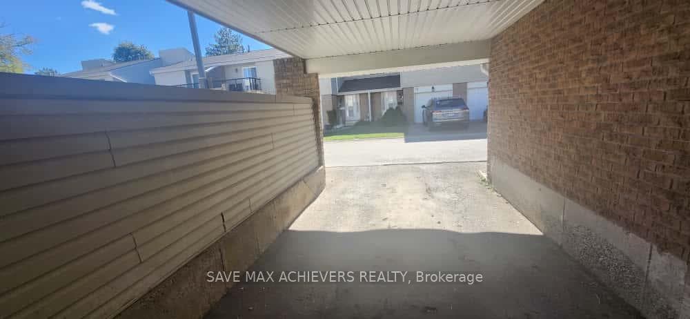 590 Millbank Drive Unit 10 photo 40