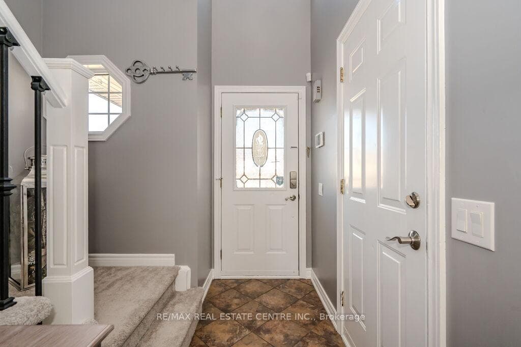 142 Marion Street photo 6