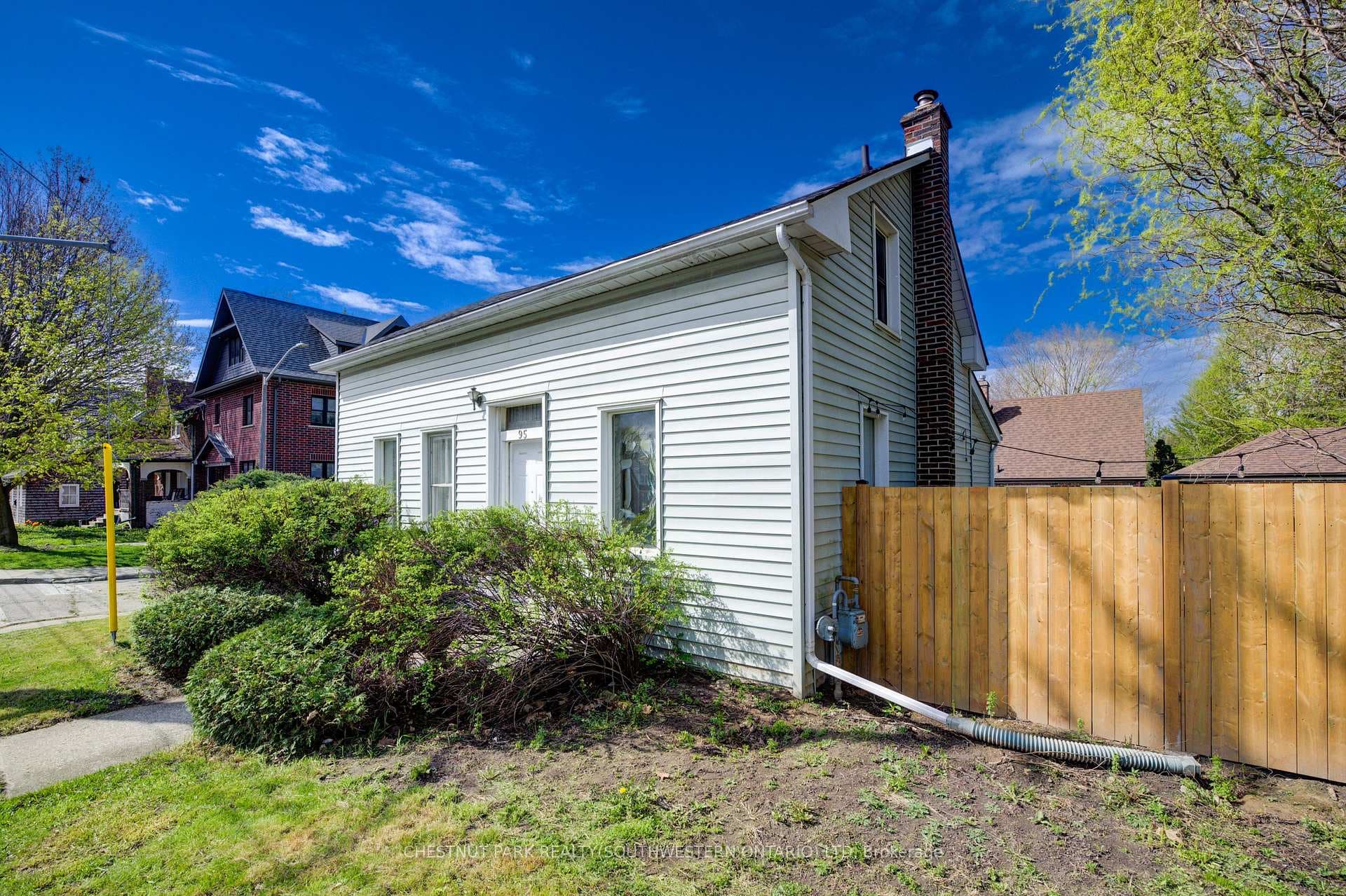 95 Albert Street photo 1
