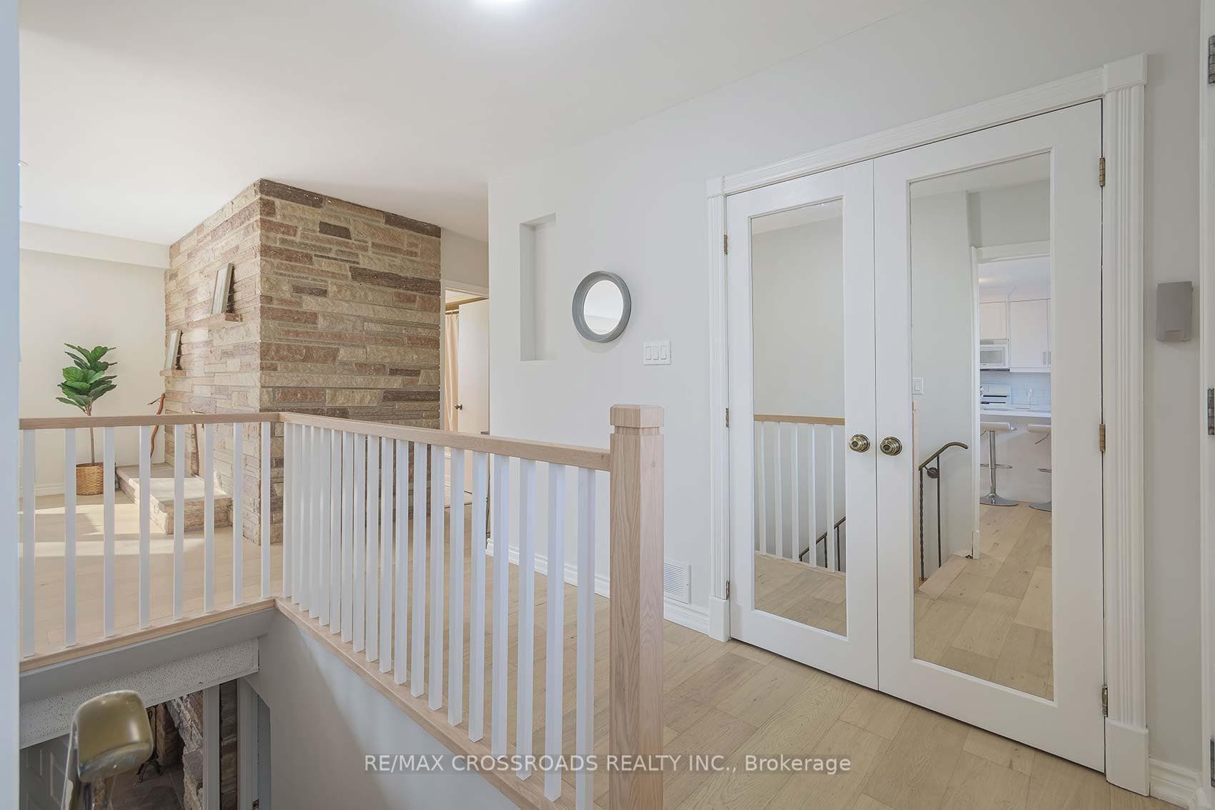 45 Delair Crescent photo 6