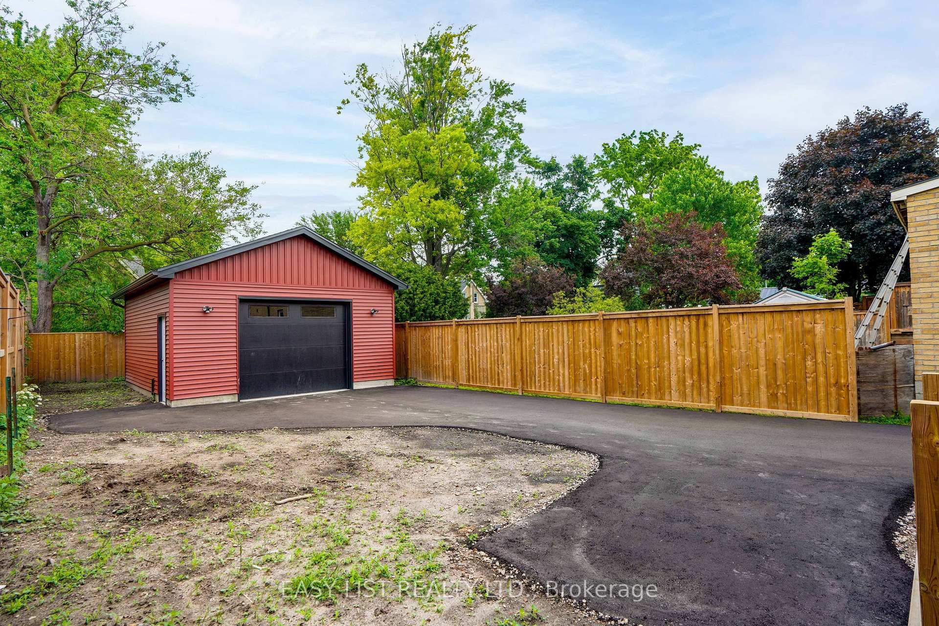 840 Lorne Avenue photo 6
