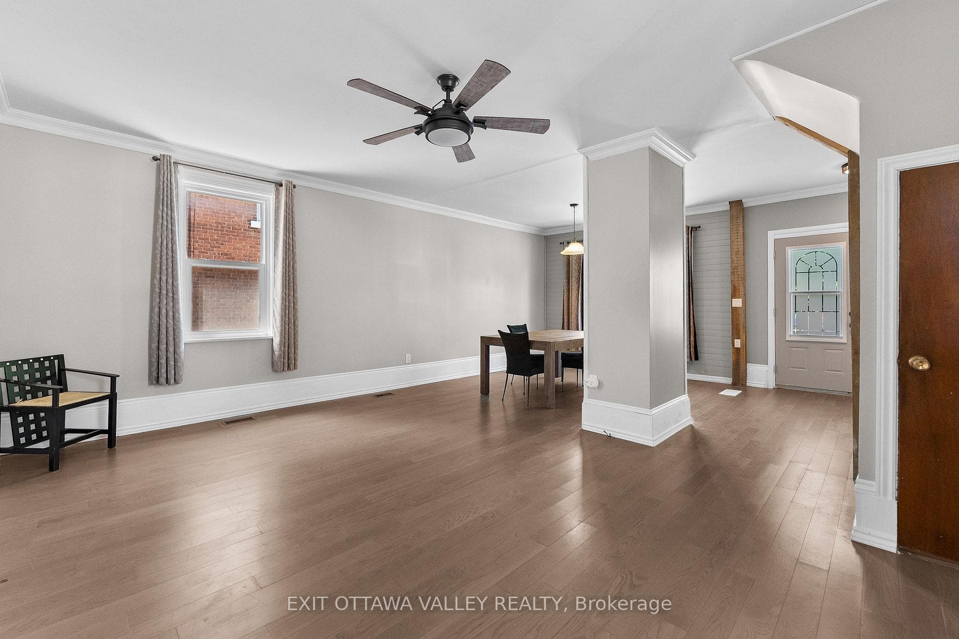 180 Mary Street photo 6