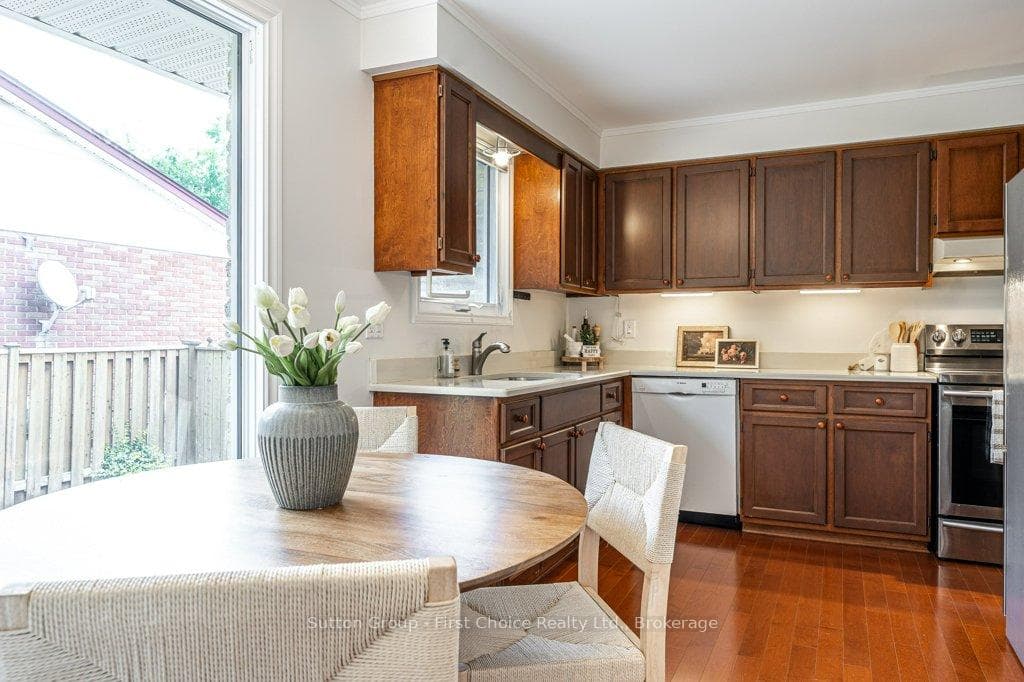 488 Castlegrove Boulevard photo 14