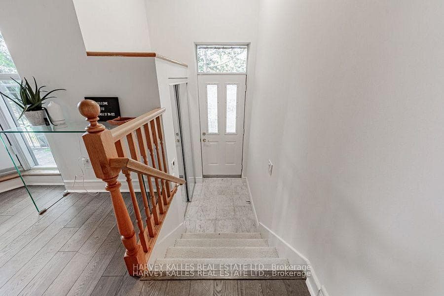 5418 Yonge Street Unit TH122 photo 3