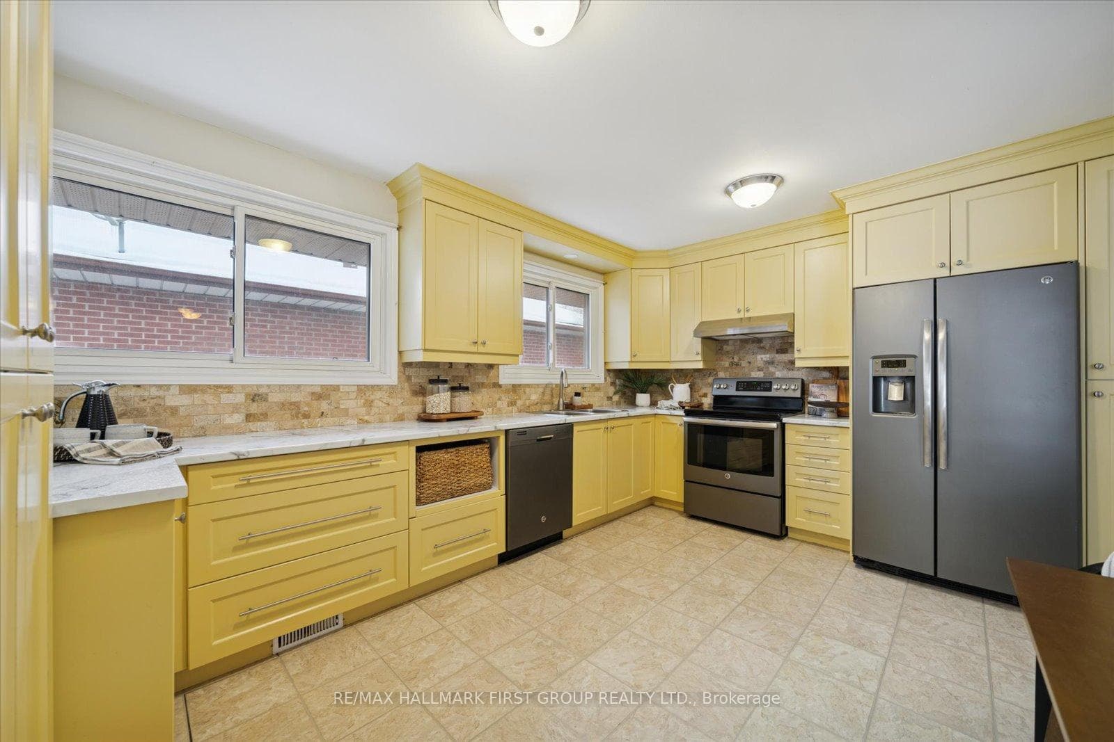 553 Harmony Road photo 12