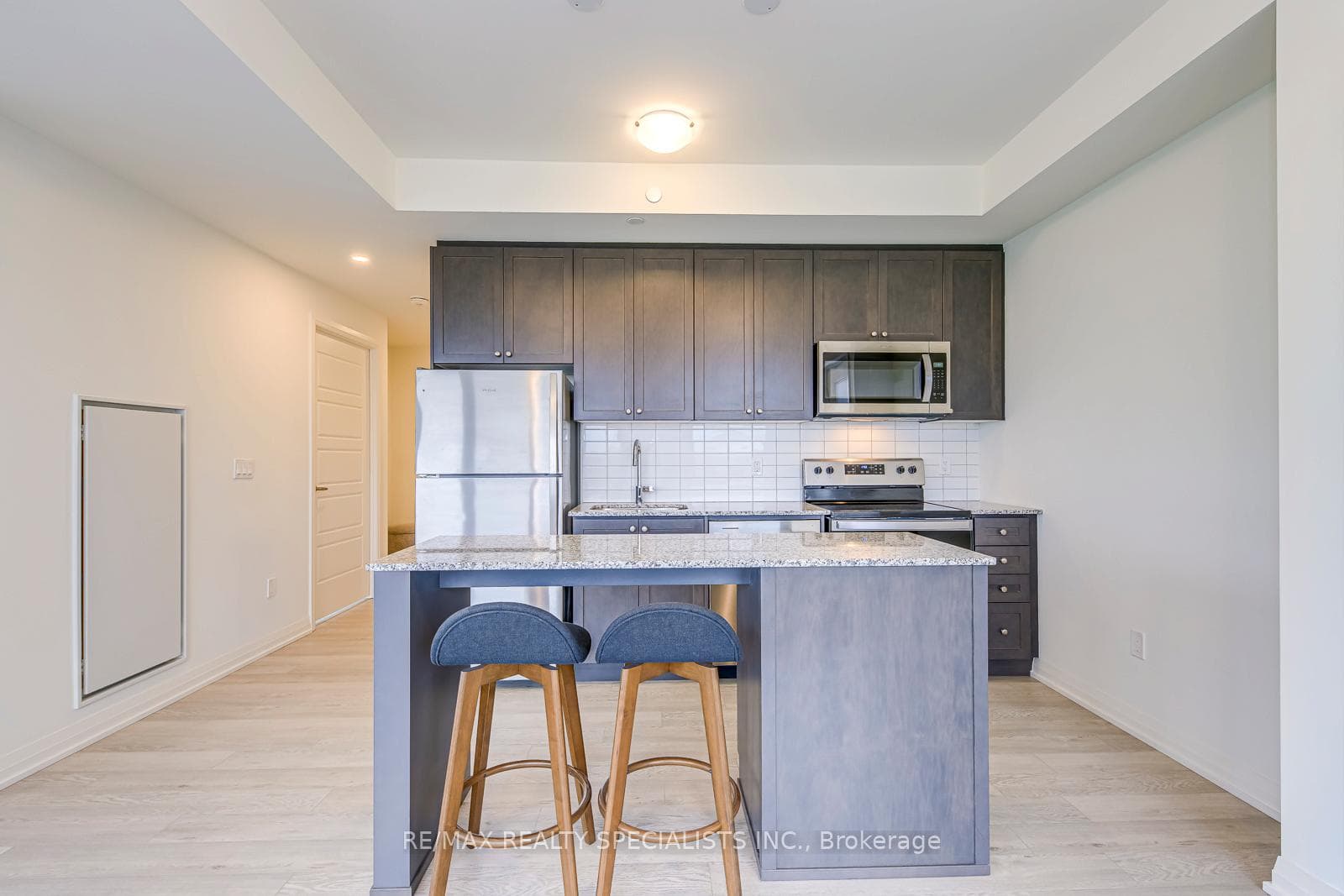 3006 William Cutmore Boulevard Unit 811 photo 11