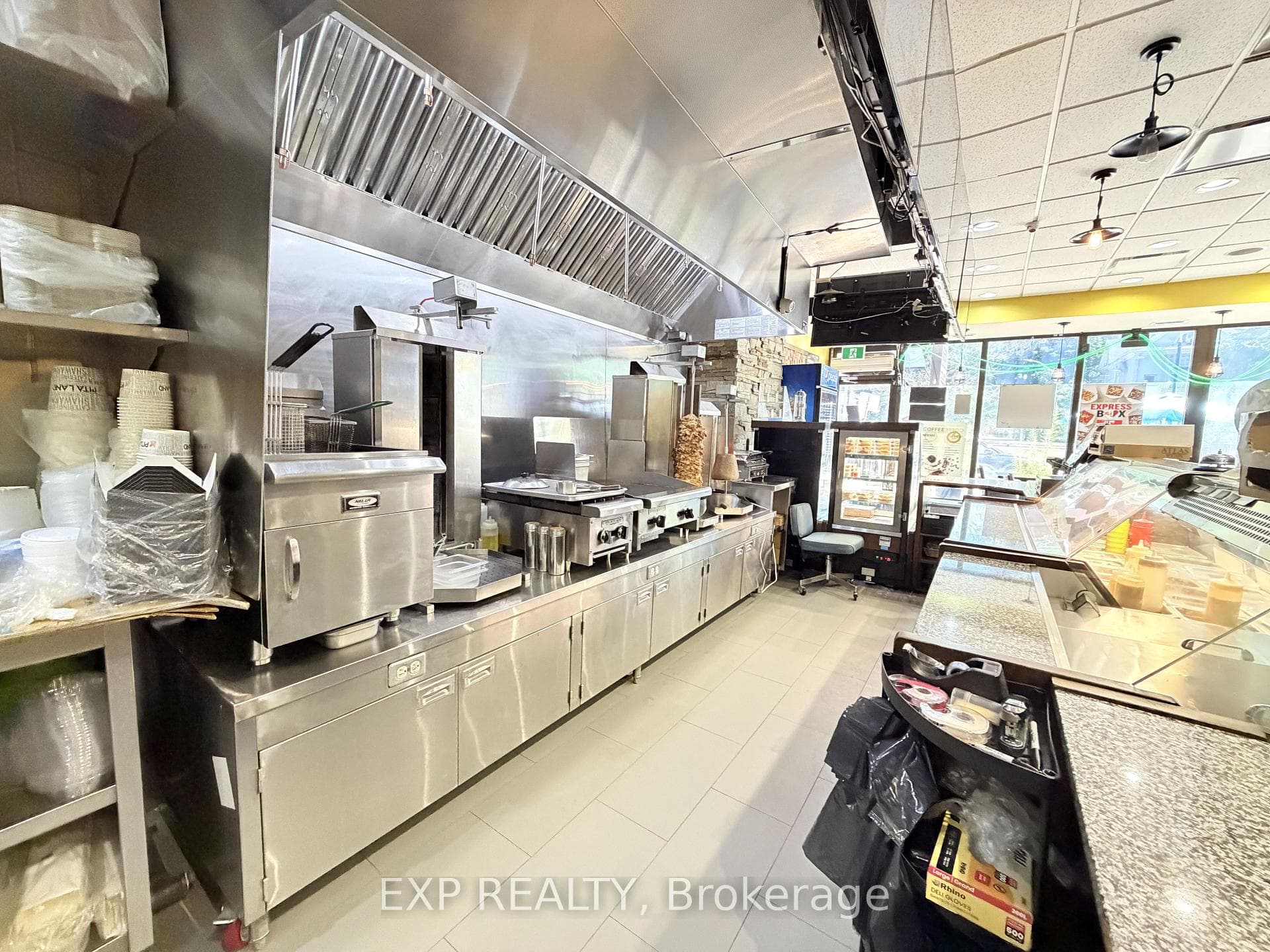 720 Spadina Avenue photo 17