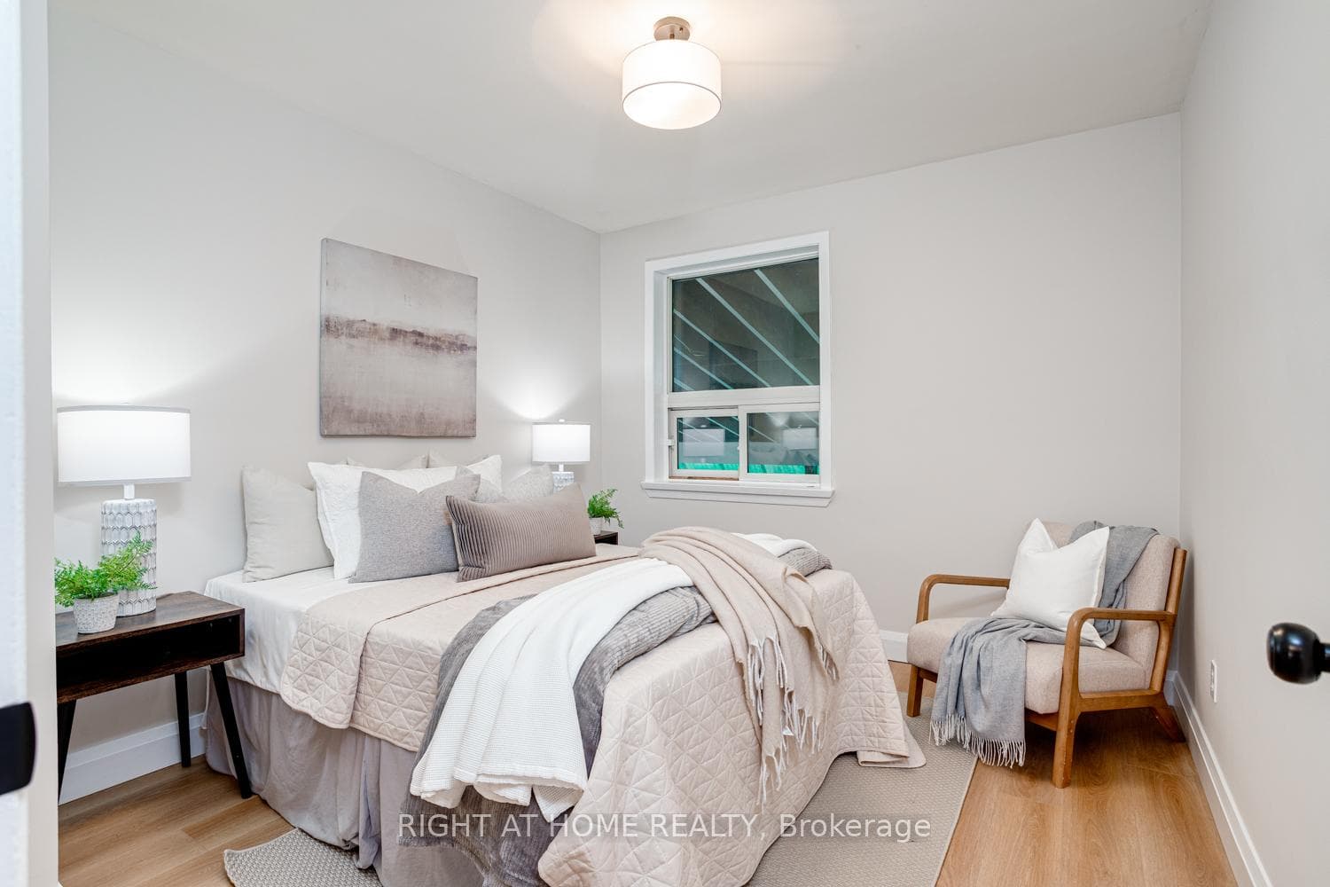 75 Milford Haven Drive photo 21