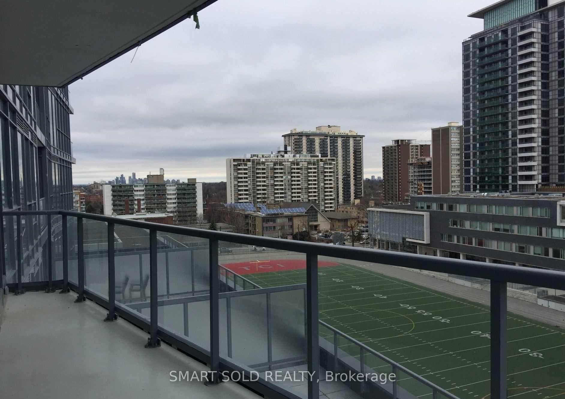 30 Roehampton Avenue Unit 810 photo 5