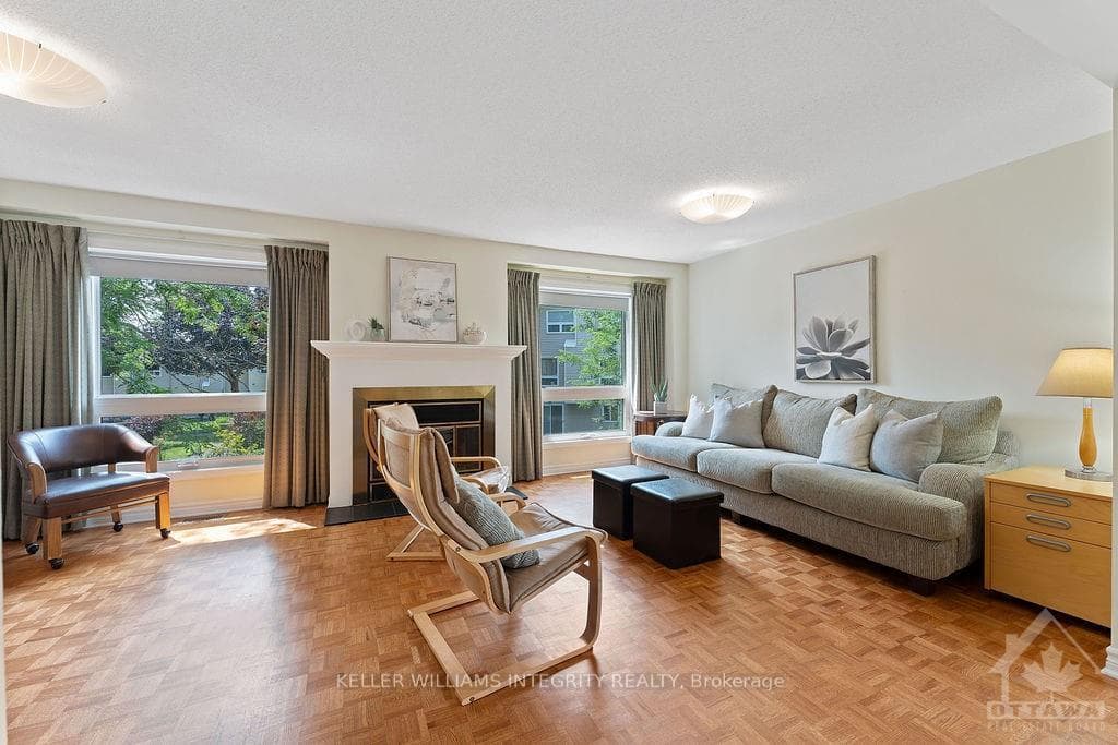 7E MAPLE RIDGE Crescent photo 11