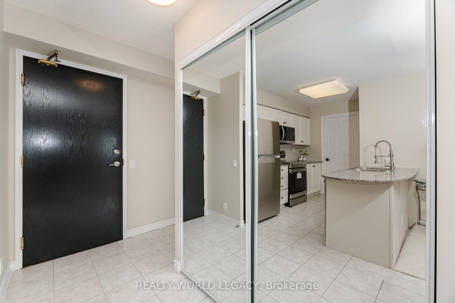 1720 Eglinton Avenue Unit 610 photo 6