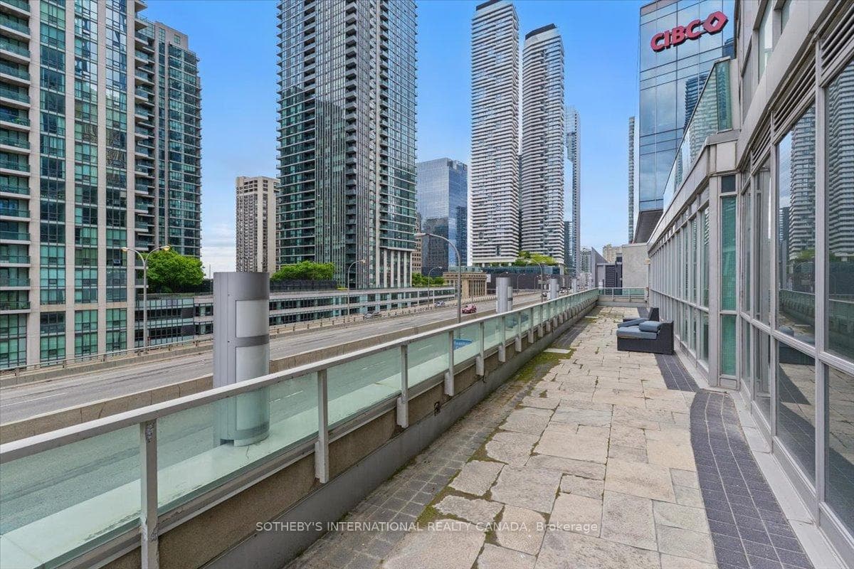 18 yonge Street Unit 2903 photo 37