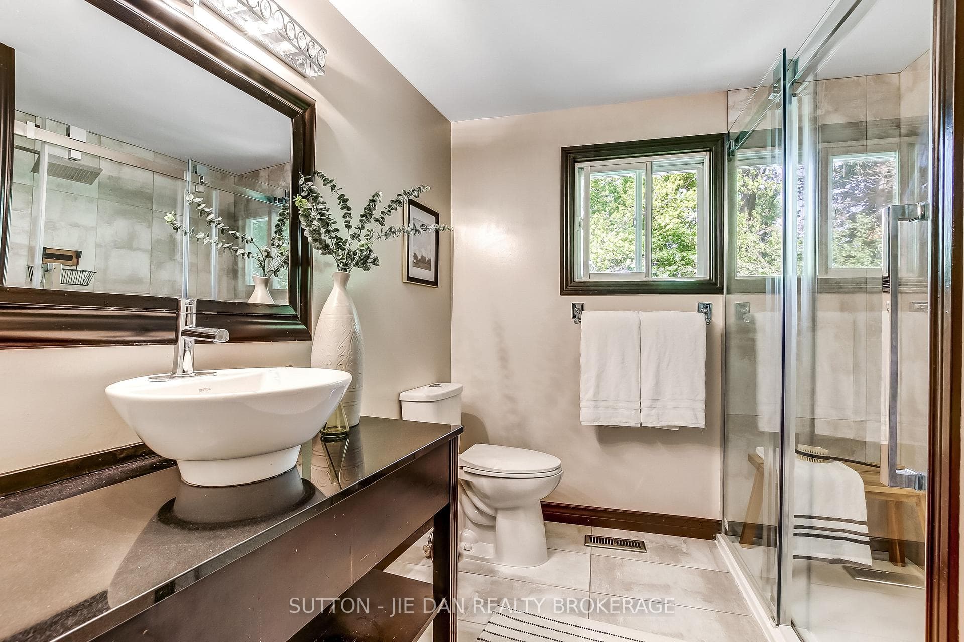 260 Chesham Avenue photo 14