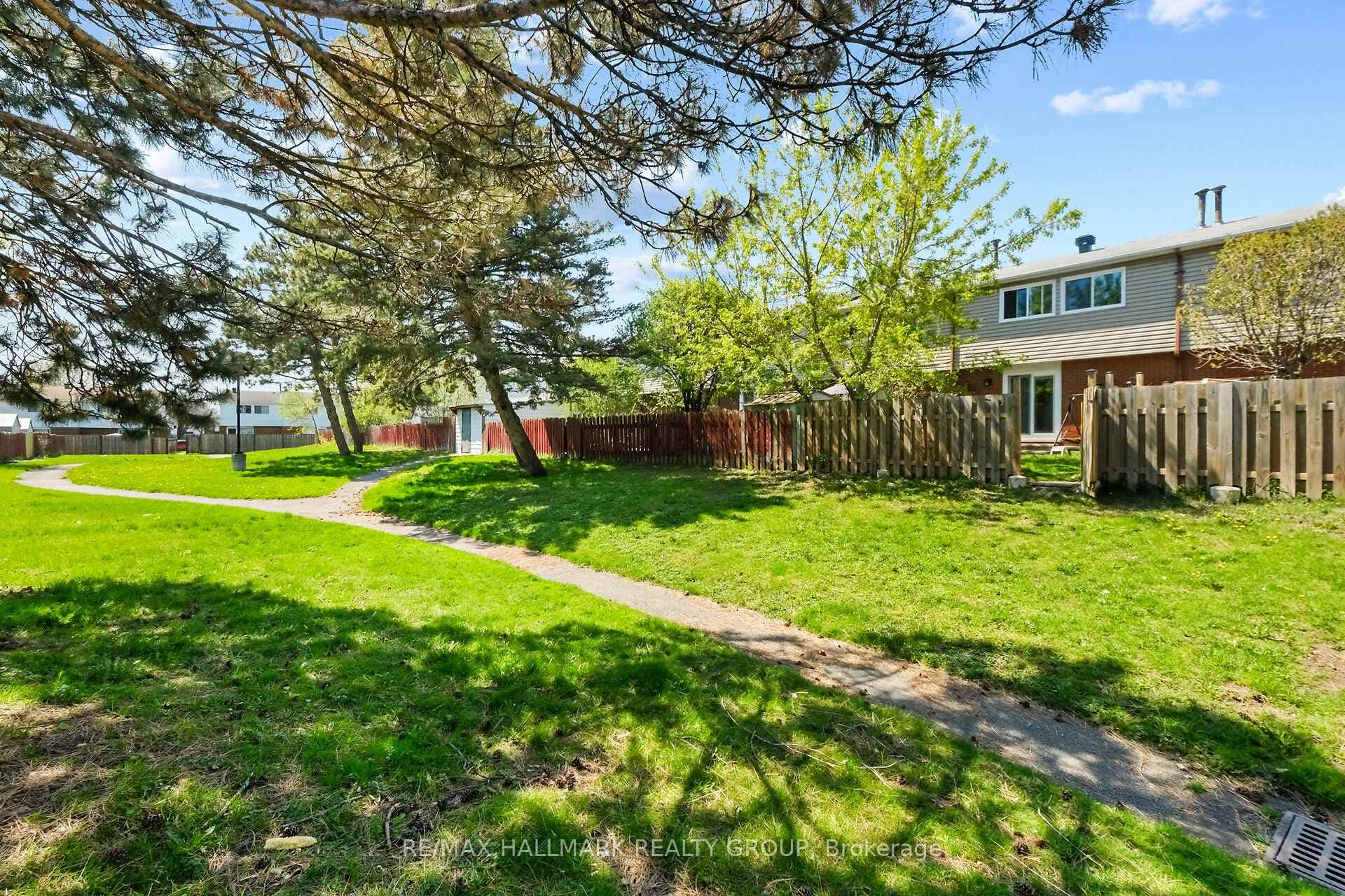 1468L Heatherington Road photo 25