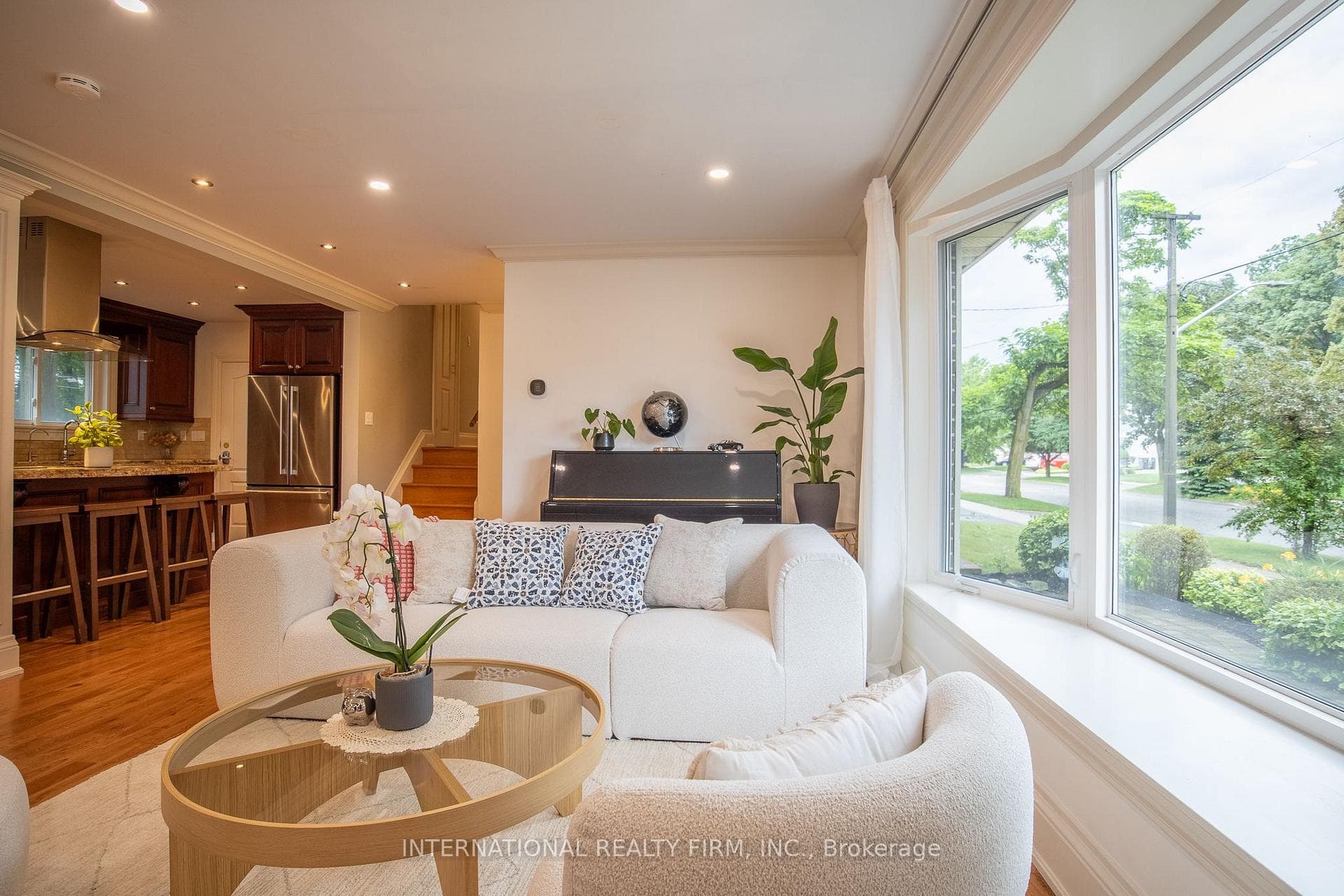 1594 Sunnycove Drive photo 8