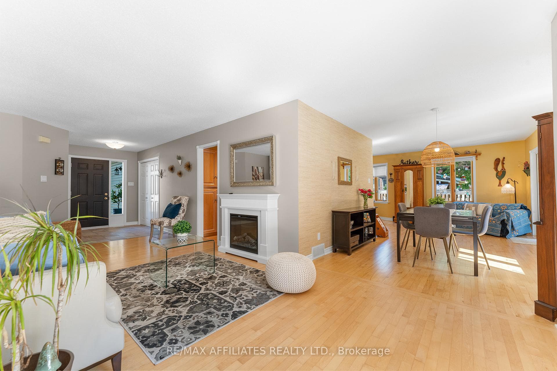 Open Concept Living & Dining Rm