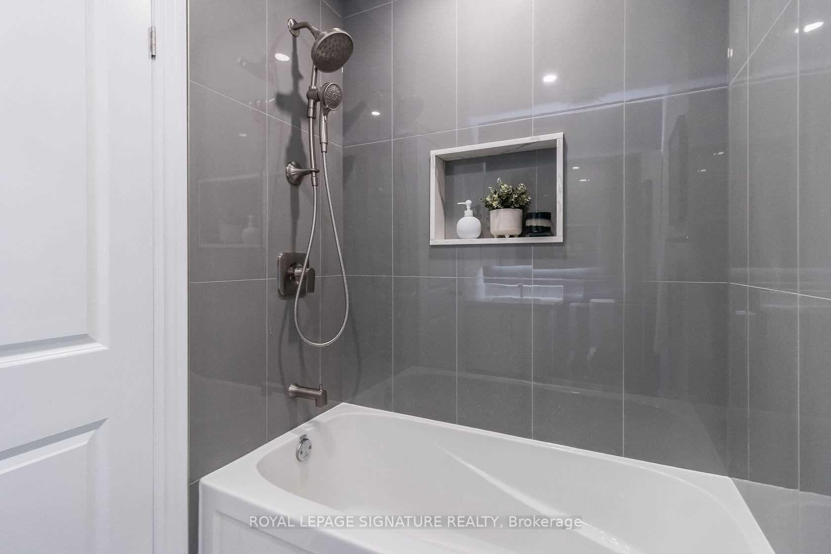 3554 Queenston Drive photo 25