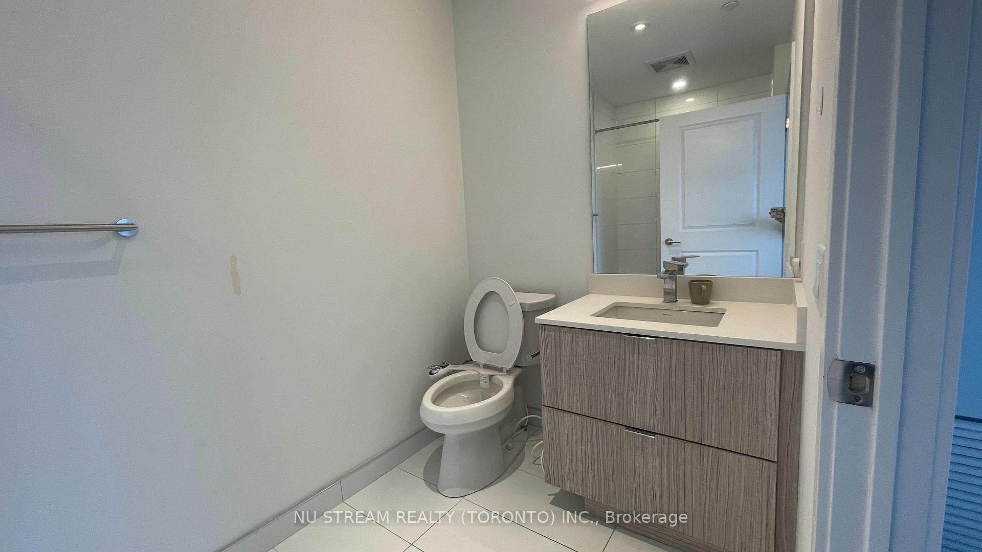395 Bloor Street Unit 5102 photo 14