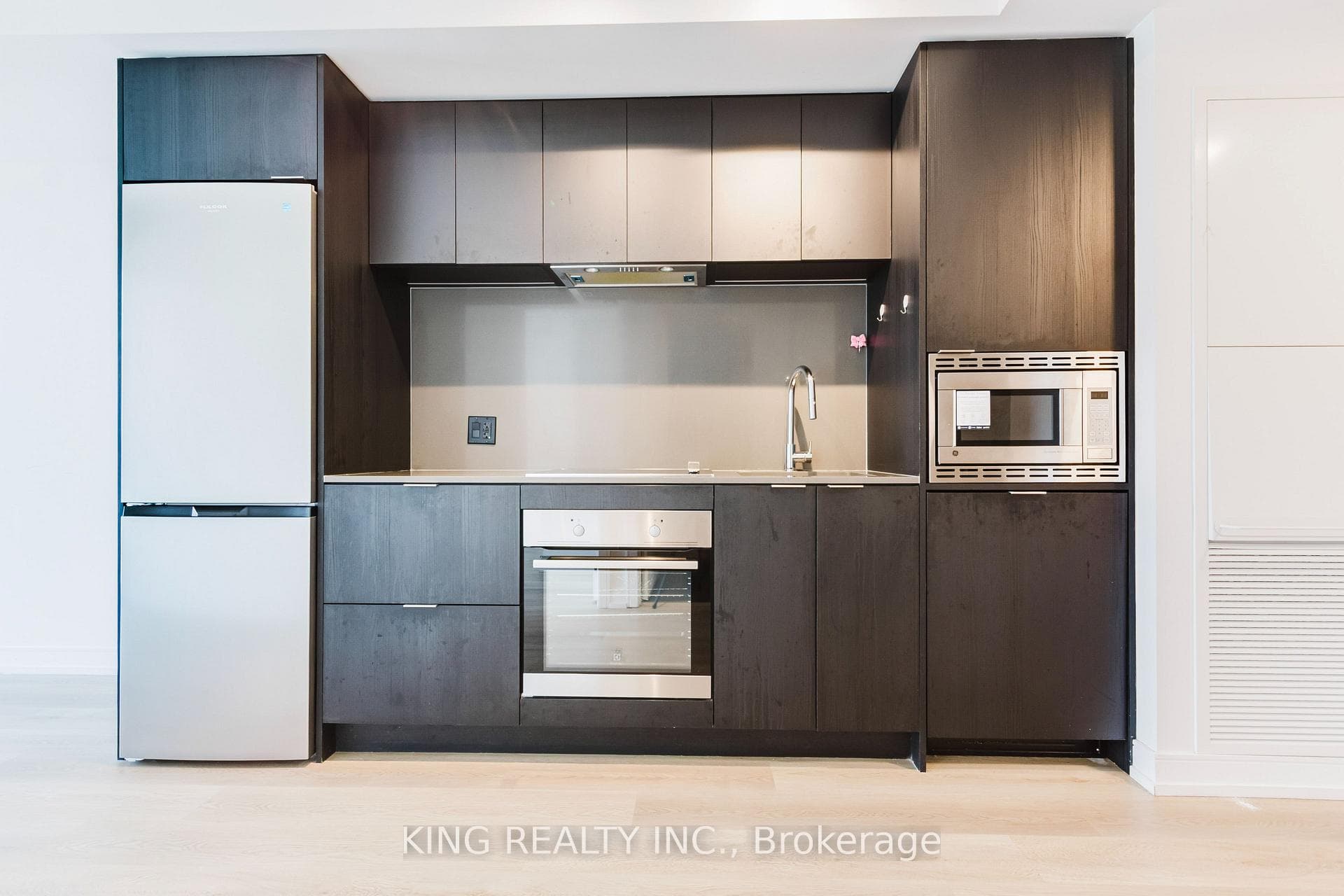1 Jarvis Street Unit 531 photo 18