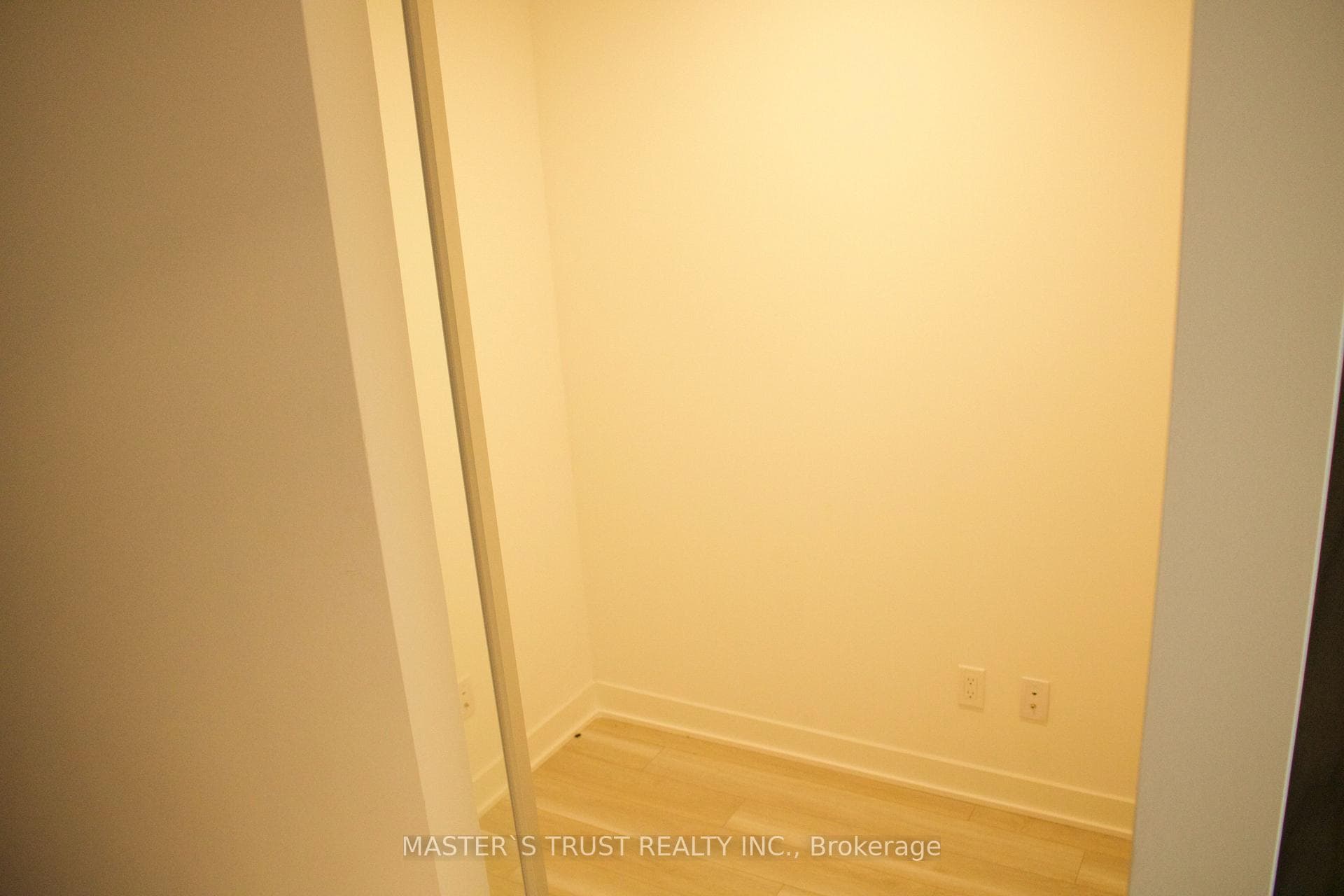 17 Bathurst Street Unit 1012 photo 5