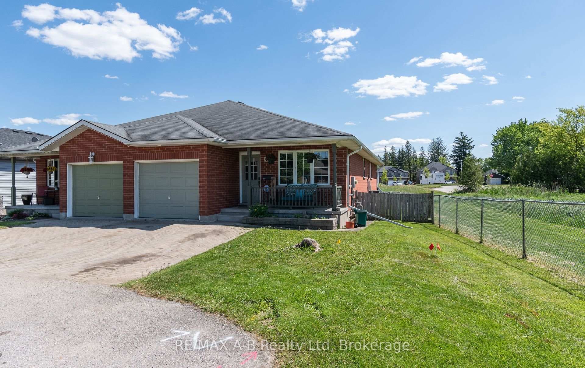 180 Westwood Avenue photo 2