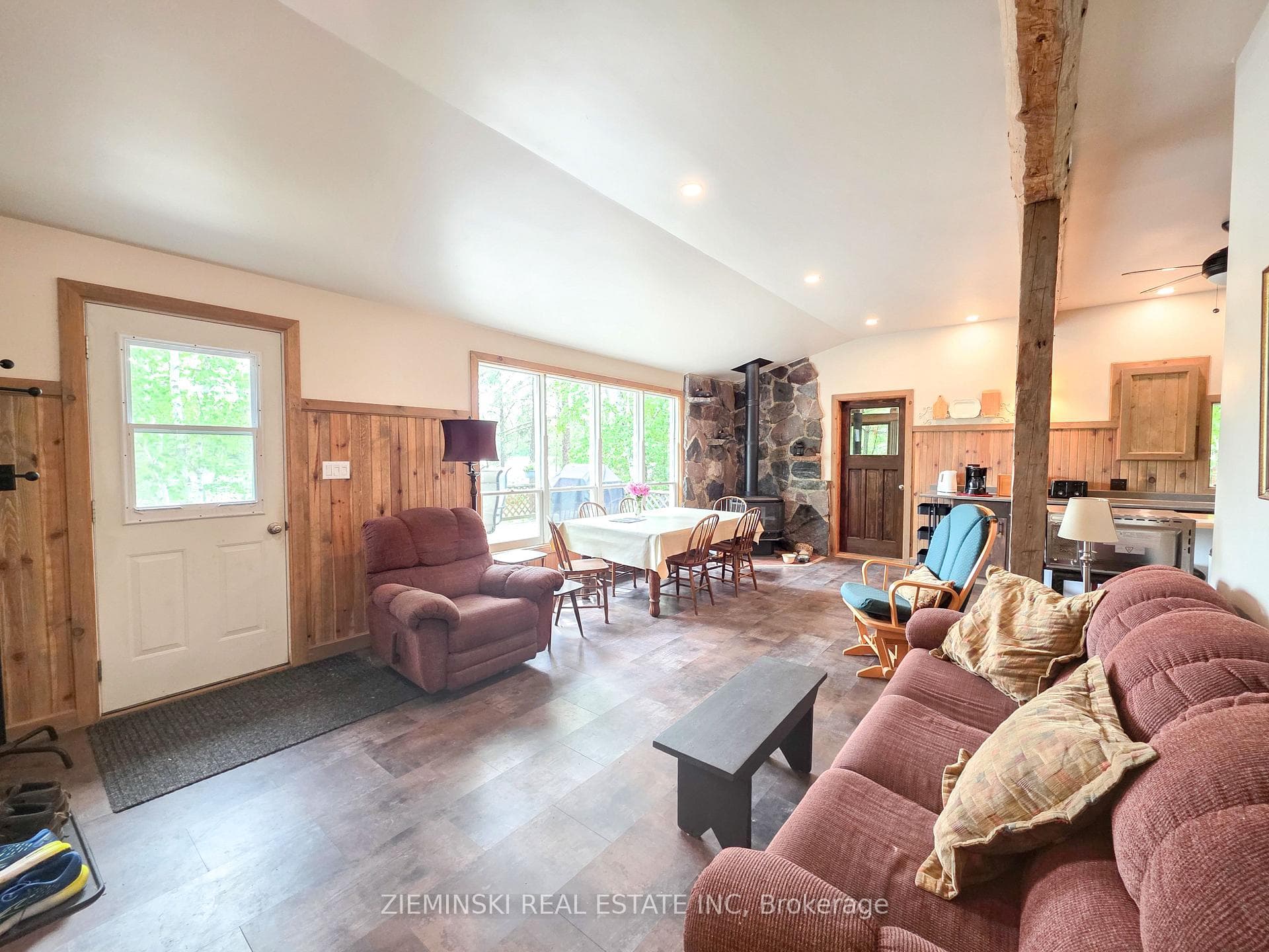 LT 22 PL M305C MUNRO Road photo 4